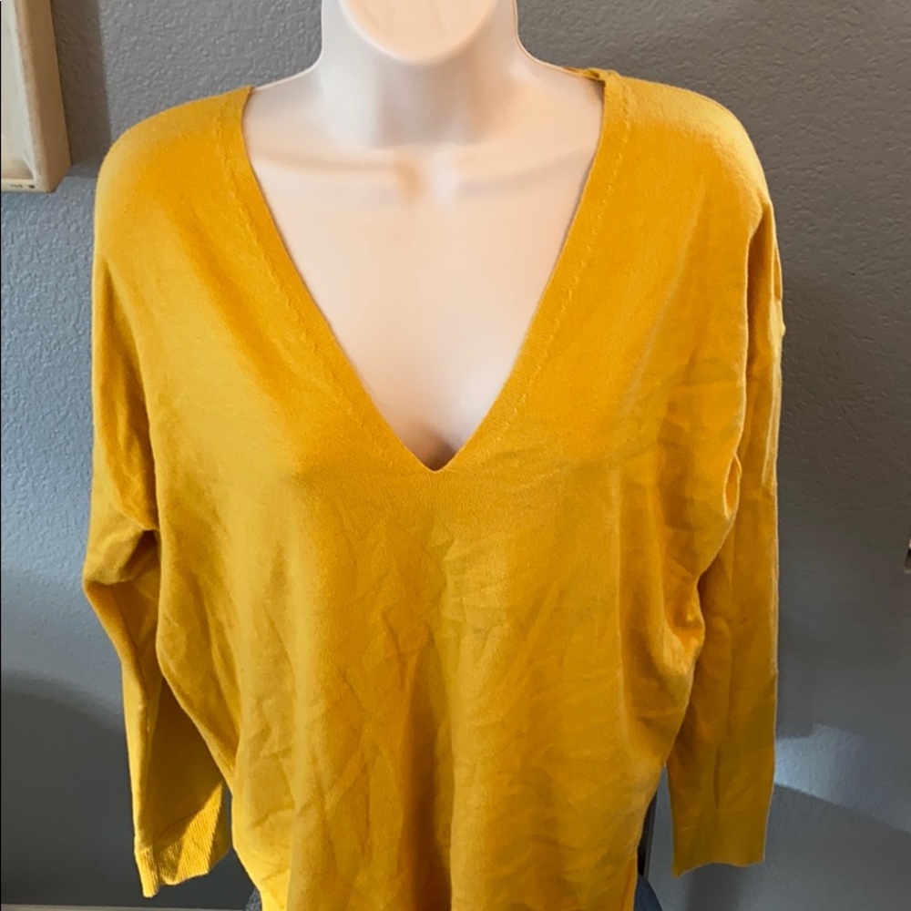 Prologue Yellow v-neck top size S